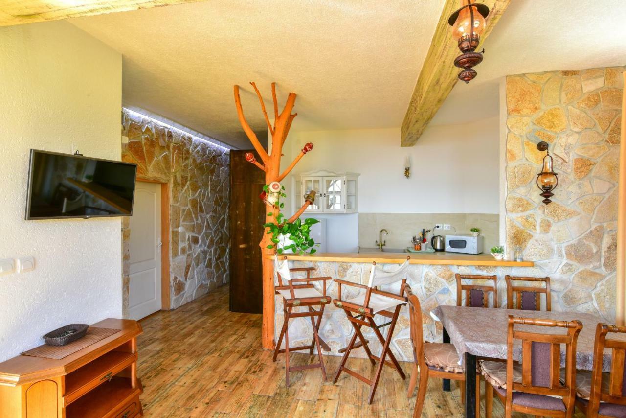 Pataki Guesthouse Petrovac Eksteriør bilde