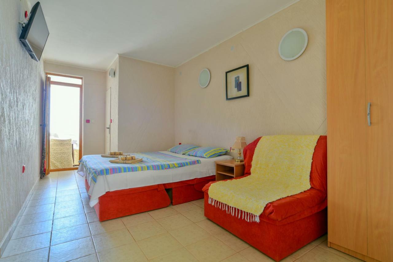 Pataki Guesthouse Petrovac Eksteriør bilde