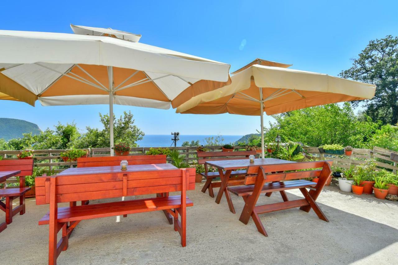 Pataki Guesthouse Petrovac Eksteriør bilde